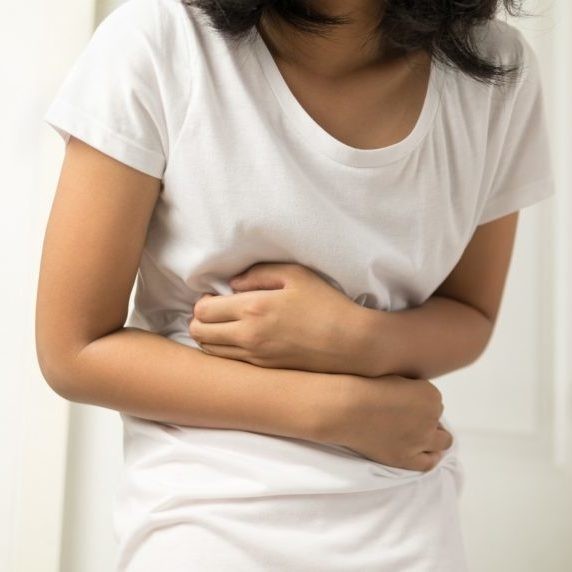 كيف يكون ألم الزائدة الدودية وكيف نفرق بين آلام الزائدة الدودية والقولون