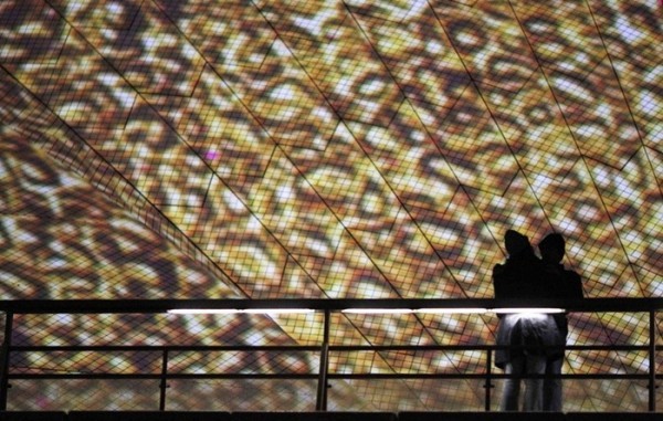 أكبر مهرجان للضوء و الموسيقي مهرجها سيدني الرائع