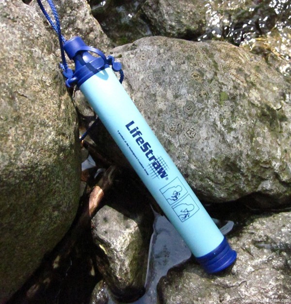 أشرب الماء الغير صالح بأختراع LifeStraw تصفية المياه الراكدة وجعلها صالحة للشرب ! أشرب الماء الغير صالح بأختراع LifeStraw تصفية المياه الراكدة وجعلها صالحة للشرب !