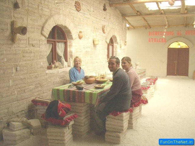 فندق من ملح الطعام !! تخيل أن تجلس على كراسي من الملح و تنام على آسرة من الملح والجدران حولك من الملح فندق من ملح الطعام !! تخيل أن تجلس على كراسي من الملح و تنام على آسرة من الملح والجدران حولك من الملح