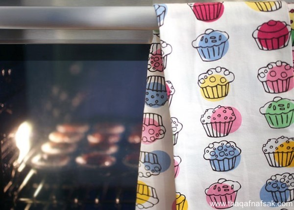 طريقة عمل الكب كيك بكريمة الشيكولاته والفول السوداني