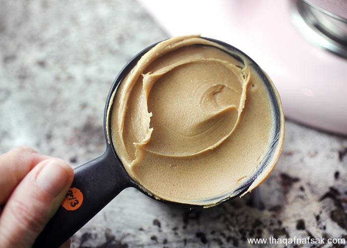 طريقة عمل الكب كيك بكريمة الشيكولاته والفول السوداني