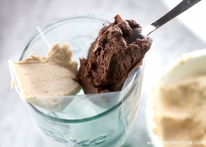 طريقة عمل الكب كيك بكريمة الشيكولاته والفول السوداني