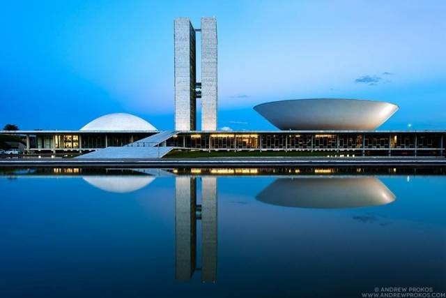 مباني المهندس المعماري البرازيلي نيماير بعدسة المصور Andrew Prokos مباني المهندس المعماري البرازيلي نيماير بعدسة المصور Andrew Prokos