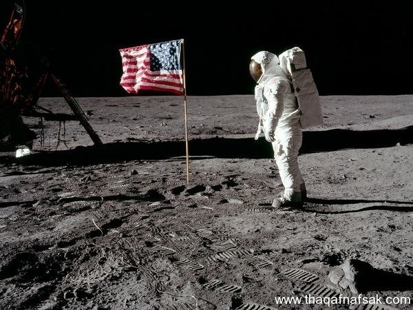 هل حقا صور الهبوط على القمر مزيفة ؟ هل حقا صور الهبوط على القمر مزيفة ؟
