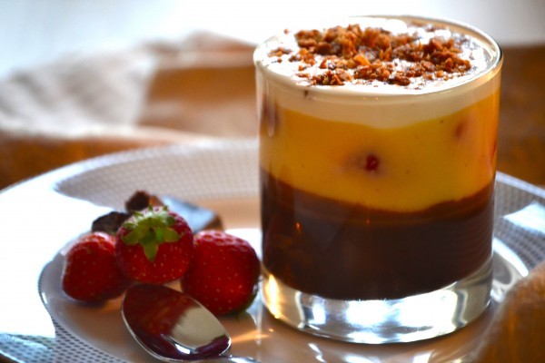 طريقة عمل كاسترد الشيكولاته بالصور مضاف عليه زبدة الفستق