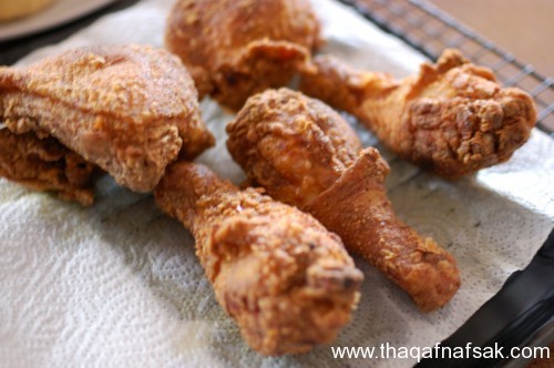 طريقة عمل خلطة دجاج كنتاكى. بالصور