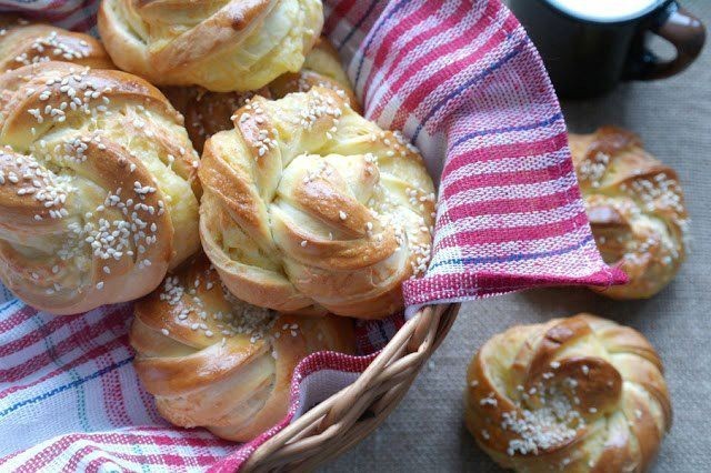 بالصور طريقة عمل البريوش التركي بالجبن بالصور طريقة عمل البريوش التركي بالجبن