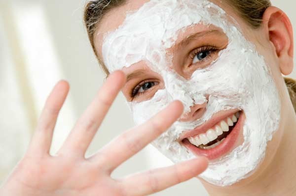 طرق طبيبعة لتقشير الجلد وتحسين مظهره طرق طبيبعة لتقشير الجلد وتحسين مظهره