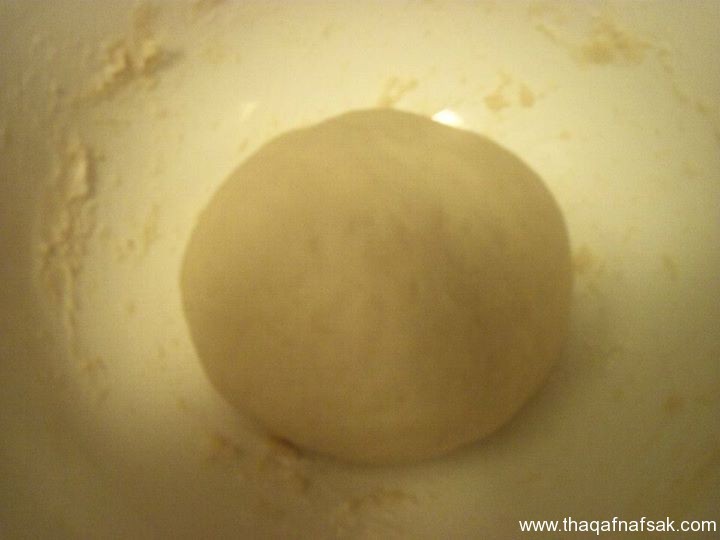 طريقة عمل البيتزا بالسوسيس