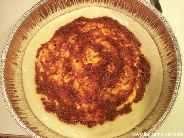 طريقة عمل البيتزا بالسوسيس