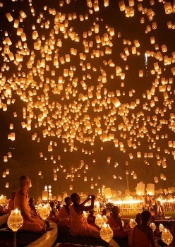 أجمل مهرجانات العالم ’’مهرجان المصابيح في تايلند ‘‘ سيذكرك بفيلم ديزني الشهير Tangled