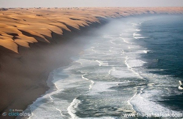 جمال الطبيعة في التقاء صحراء ناميب بسواحل المحيط الأطلسي جمال الطبيعة في التقاء صحراء ناميب بسواحل المحيط الأطلسي