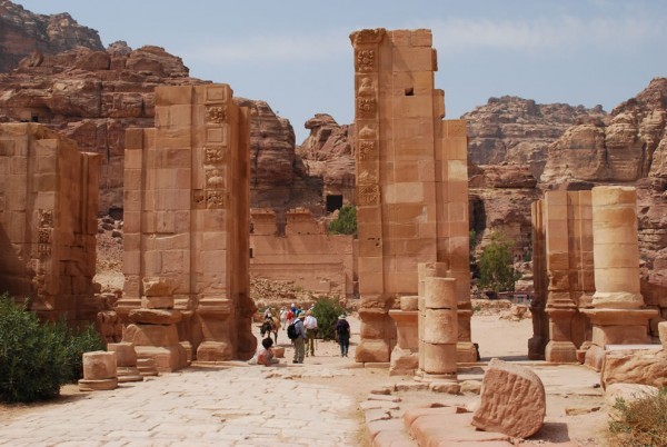هل تعرف لماذا سميت مصر بهذا الاسم فى اللغة العربية و EGYPT فى اللغة الانجليزية ؟؟ هل تعرف لماذا سميت مصر بهذا الاسم فى اللغة العربية و EGYPT فى اللغة الانجليزية ؟؟