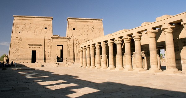 هل تعرف لماذا سميت مصر بهذا الاسم فى اللغة العربية و EGYPT فى اللغة الانجليزية ؟؟ هل تعرف لماذا سميت مصر بهذا الاسم فى اللغة العربية و EGYPT فى اللغة الانجليزية ؟؟