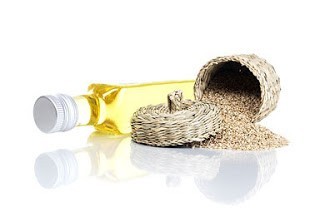 فوائد زيت السمسم فوائد زيت السمسم