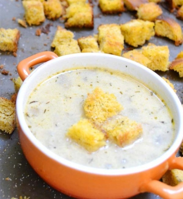 بالصور طريقة عمل حساء المشروم و الثوم الذيذ