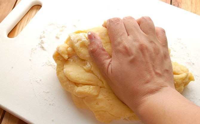 طريقة عمل الغريبة بالصور خطوة بخطوة طريقة عمل الغريبة بالصور خطوة بخطوة