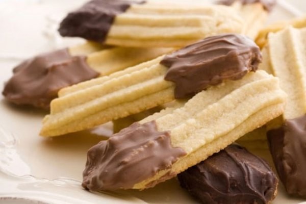 طريقة عمل بسكويت النشادر بالصور