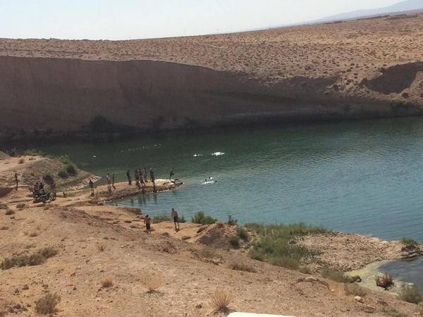 ظهور غريب لبحيرة وسط الصحراء التونسية ظهور غريب لبحيرة وسط الصحراء التونسية