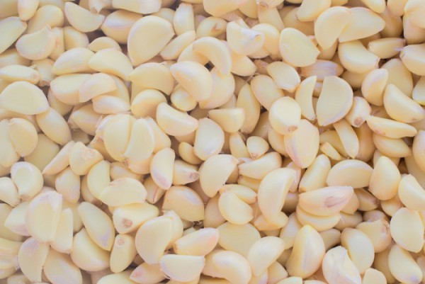 لكل من يريد شعر كثيف وطويل وصحي إليك خلطات الثوم لتطويل الشعر