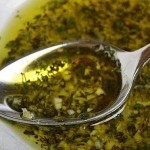 وصفة خفيفة و لذيذة طريقة عمل الخبز بالثوم بالصور مع إضافة الاعشاب