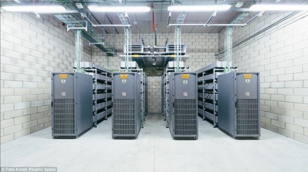 رحلة داخل مراكز التحكم في الإنترنت