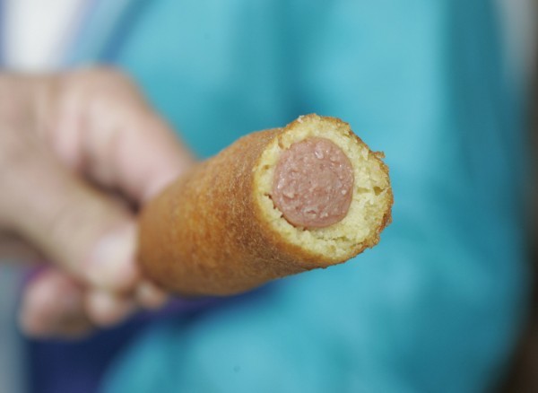 طريقة عمل الكورن دوج بالصور مثل الجاهز و أجمل طريقة عمل الكورن دوج بالصور مثل الجاهز و أجمل