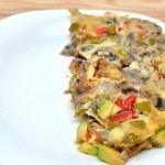 استمتعوا مع طريقة عمل الاومليت بالجبن والخضار بالصور والخطوات