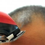 تعلم طريقة حلاقة الشعر للرجال بالماكينة بالصور