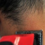 تعلم طريقة حلاقة الشعر للرجال بالماكينة بالصور