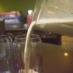 بالصور حضري ميلك شيك الشوكولاتة واستمتعي بالوصفة الألذ مذاقاً