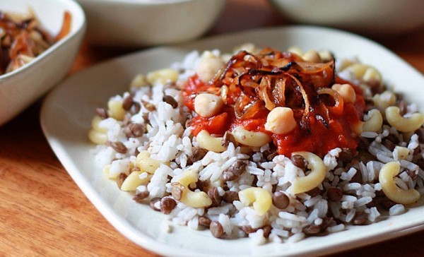 بالصور وصفة تحضر الكشري أشهر الأكلات الشعبية اللذيذة