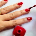 بالصور زيني أظافرك مع طريقة رسم الأظافر على شكل فراولة