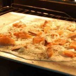 حضري بيتزا السلمون المدخن ذات الطعم الراقي وصفة مصورة كاملة