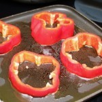 بالصور حضري البيض بشرائح الفلفل الأحمر و الجبن المبشور