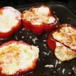 بالصور حضري البيض بشرائح الفلفل الأحمر و الجبن المبشور