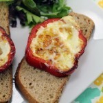 بالصور حضري البيض بشرائح الفلفل الأحمر و الجبن المبشور