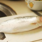 بالصور تعلمي تحضيري السمك المشوي بوصفته الأصلية اللذيذه