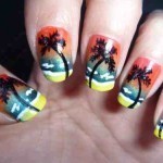 رسم الأظافر على شكل منظر غروب ونخلة لتزين أظافرك بشكل جذاب