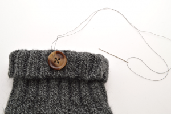 بالصور أصنعي جوارب تدفئة في الشتاء من ملابسك القديمة