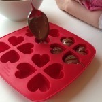 أسرع طريقة لعمل قلوب الشوكولاته