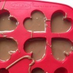 أسرع طريقة لعمل قلوب الشوكولاته