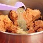 لمحبي الوصفات الرومانسية قلوب رقائق التورتيلا للفلانتين بالصور