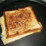 البيض بالجبن وجبة مغذية لسندوتشات المدرسة