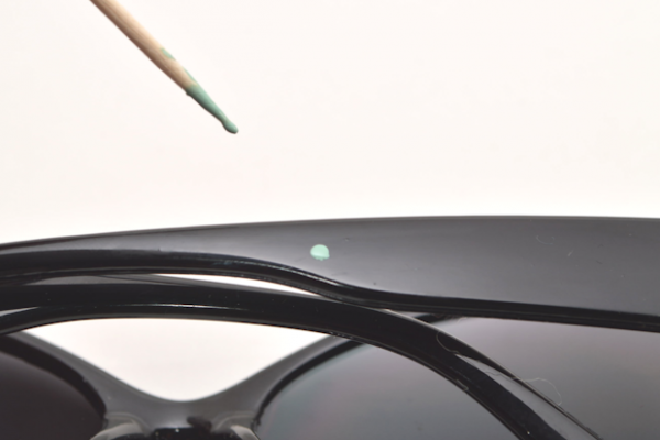 تجديد النظارة الشمسية القديمة وتغير شكلها بالصور