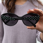 تجديد النظارة الشمسية القديمة وتغير شكلها بالصور