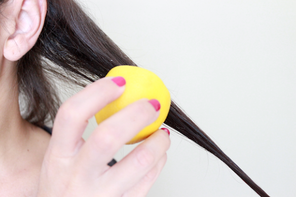 أجعلي شعرك كيرلي مموج بالليمون بدون ماكينات الشعر