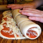 طريقة عمل لفائف البيبروني ” البيتزا الملفوفه “