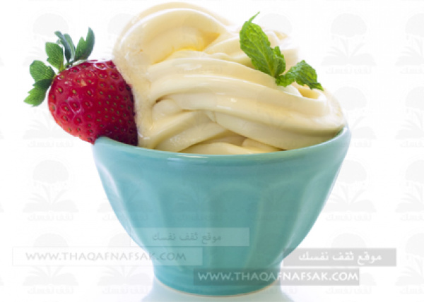 طريقة عمل آيس كريم الزبادي بالفواكه